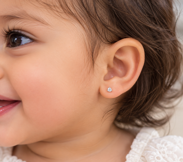 Tiny Lumière Solitaire Baby Studs